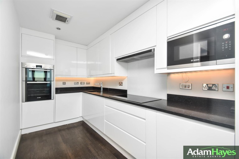 Kingsway, North Finchley, N12