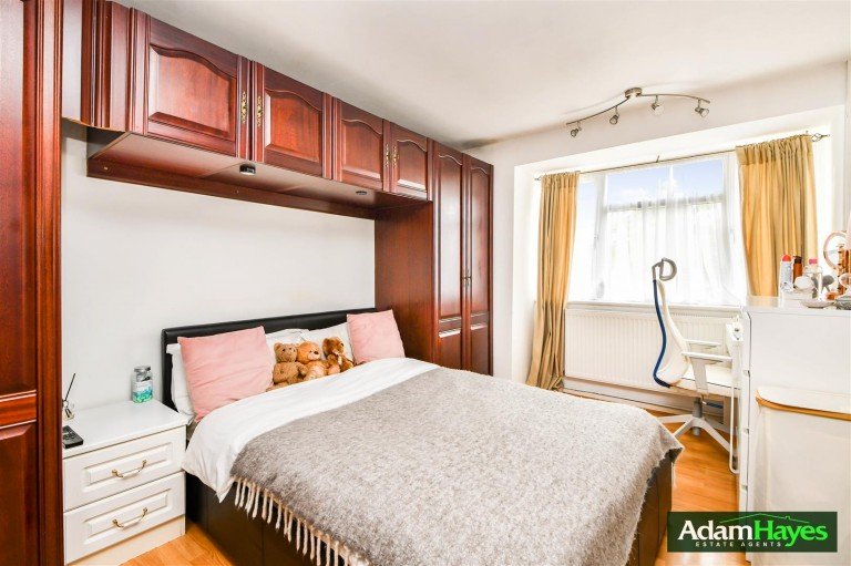 Amberden Avenue, Finchley Central, N3