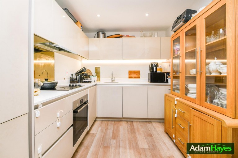 Montmorency Gardens, New Southgate, N11