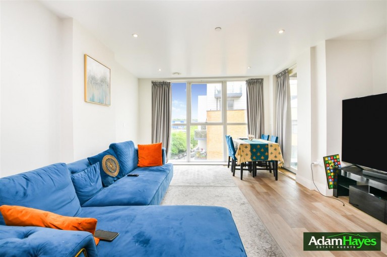 Montmorency Gardens, New Southgate, N11