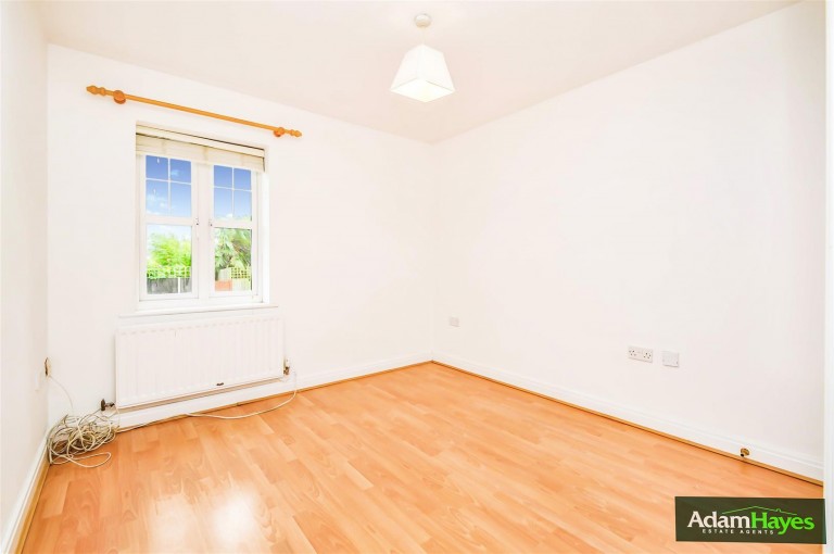 Honiton Gardens, Mill Hill, NW7