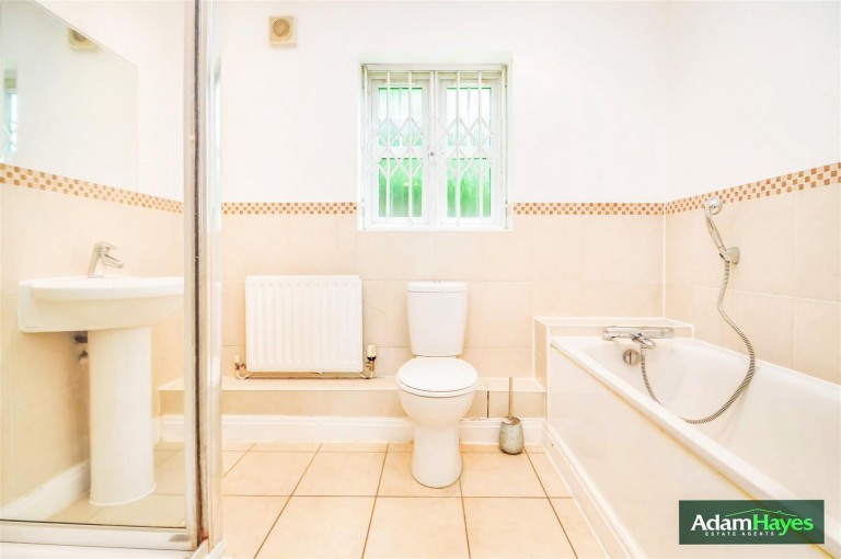 Honiton Gardens, Mill Hill, NW7