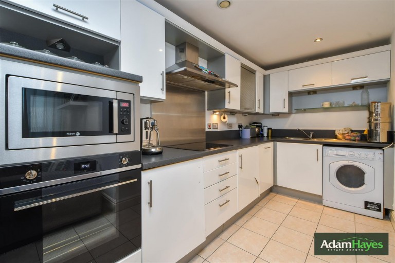 Kingsway, North Finchley, N12