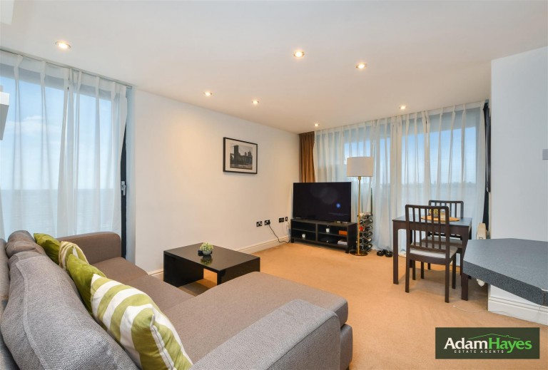 Kingsway, North Finchley, N12