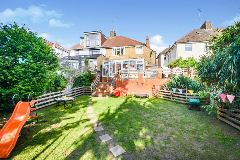 Wentworth Avenue, Finchley, N3