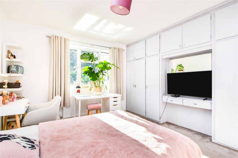 Wentworth Avenue, Finchley, N3