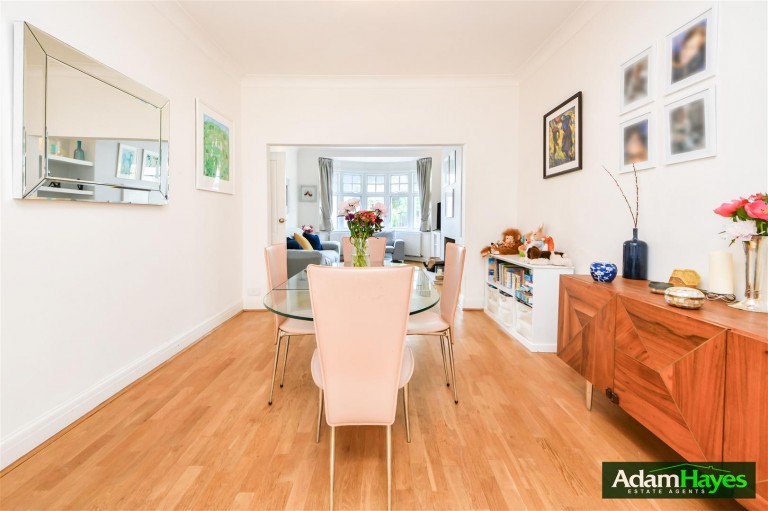 Woodside Grove, North Finchley, N12