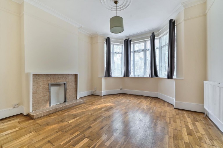 Woodlands Avenue, Finchley Central, N3