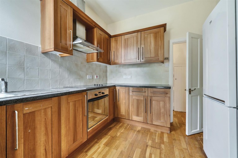 Woodlands Avenue, Finchley Central, N3