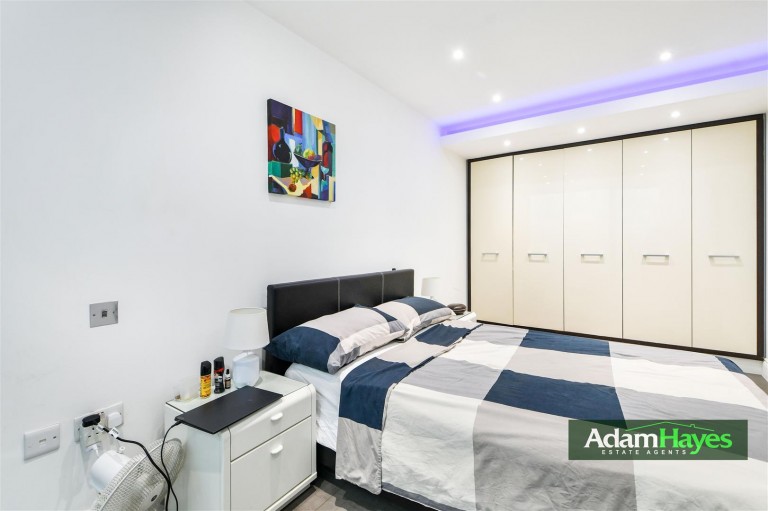 Brompton Mews, North Finchley, N12