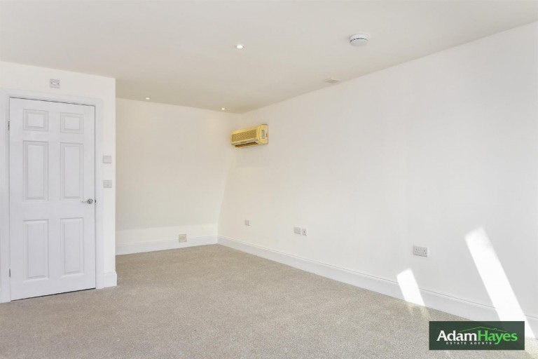 Rosemont Avenue, North Finchley, N12