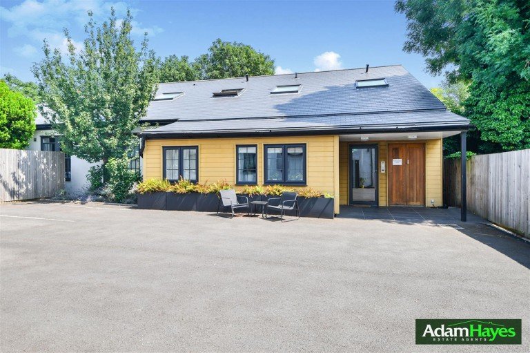 Hutton Grove, North Finchley, N12