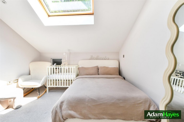 Hutton Grove, North Finchley, N12