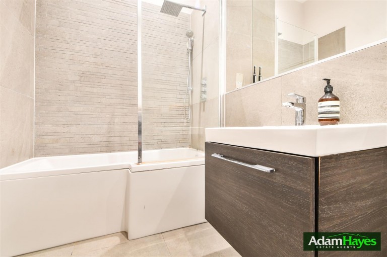 Hutton Grove, North Finchley, N12