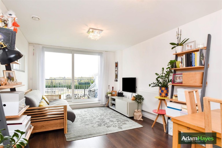 Lankaster Gardens, East Finchley, N2