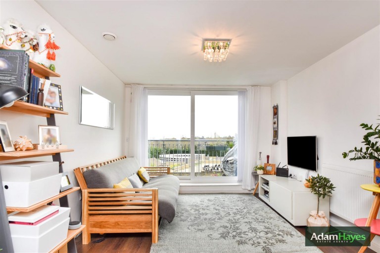 Lankaster Gardens, East Finchley, N2