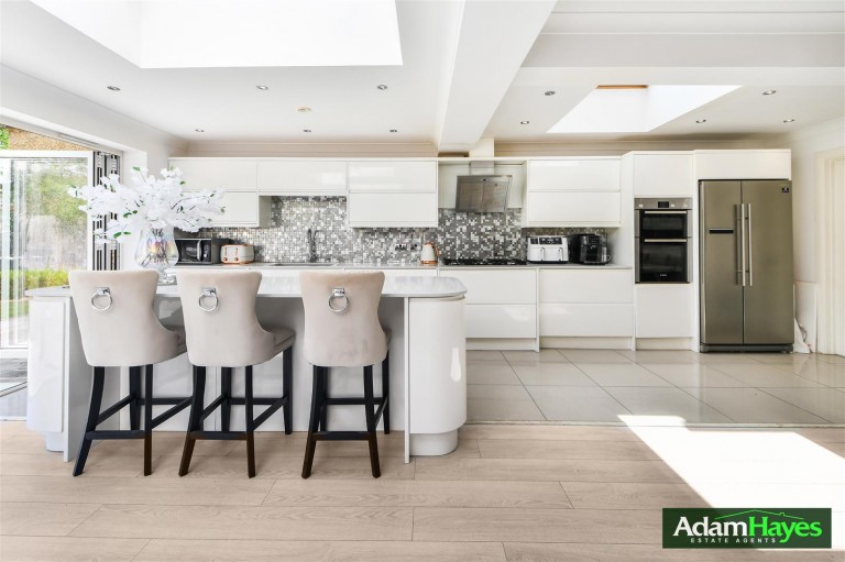 Broadfields Avenue, Edgware HA8