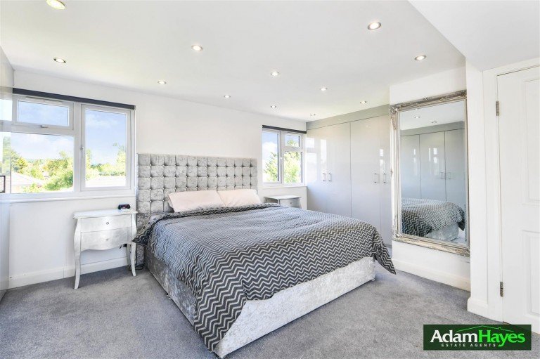 Broadfields Avenue, Edgware HA8