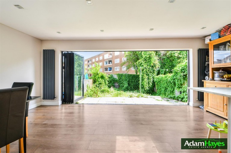 George Crescent, Muswell Hill, N10