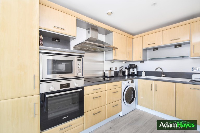 Kingsway, North Finchley, N12