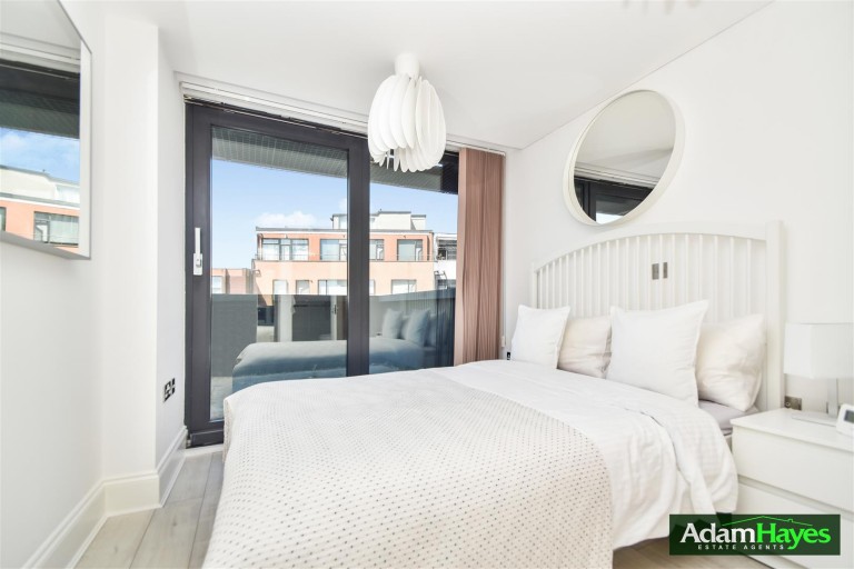 Kingsway, North Finchley, N12