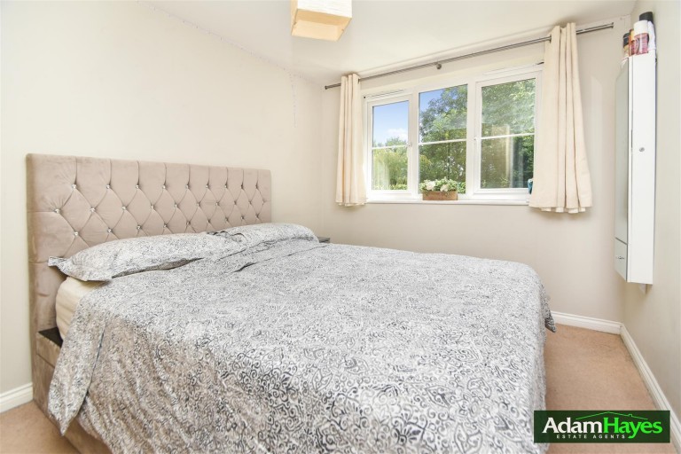 Cottonham Close, North Finchley, N12