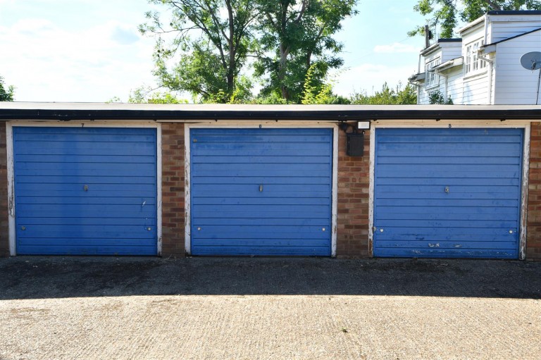 Moss Hall Grove, North Finchley, N12
