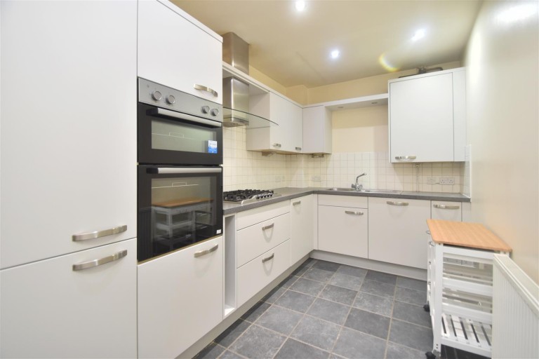 Woodside Park Road, Woodside Park, N12