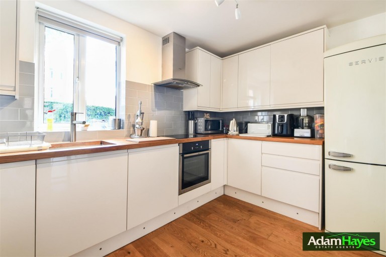 Diploma Avenue, East Finchley, N2