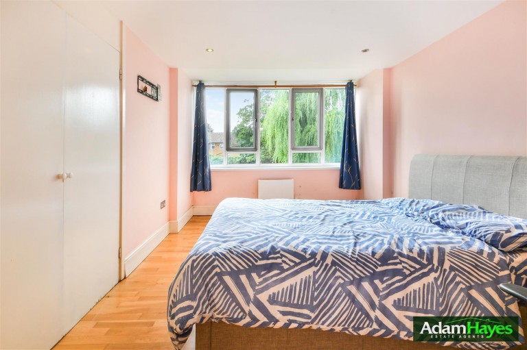 Ashbourne Close, Woodside Park, N12
