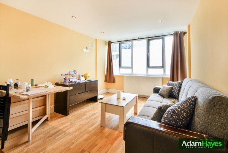 Ashbourne Close, Woodside Park, N12