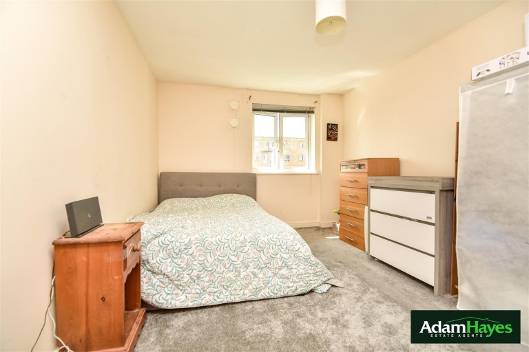 Glebelands Close, North Finchley, N12