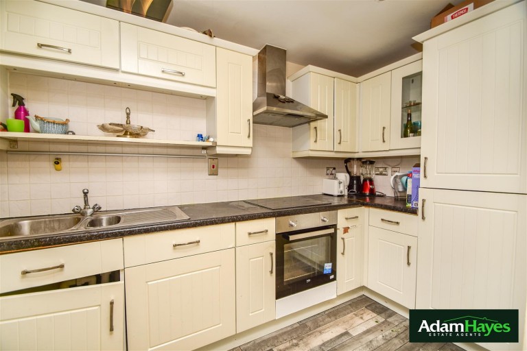 Glebelands Close, North Finchley, N12