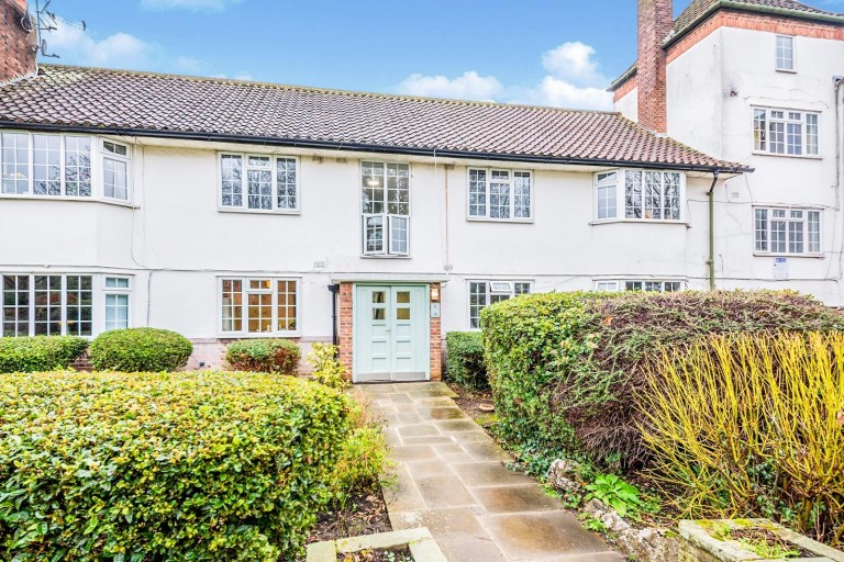 Okehampton Close, North Finchley, N12