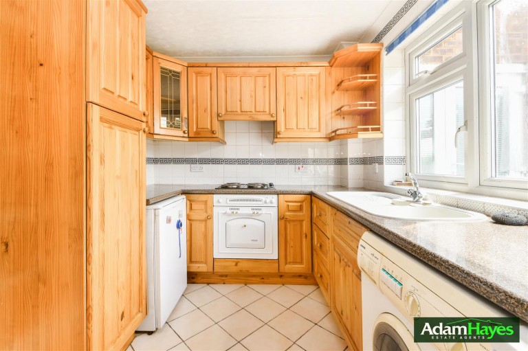 Etchingham Park Road, Finchley, N3