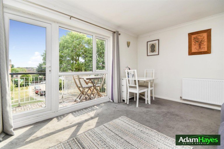 Victoria Grove, North Finchley, N12