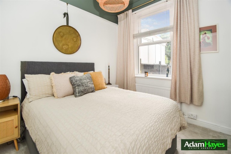 High Road, Whetstone, N20