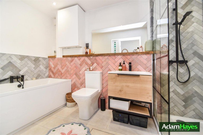 High Road, Whetstone, N20