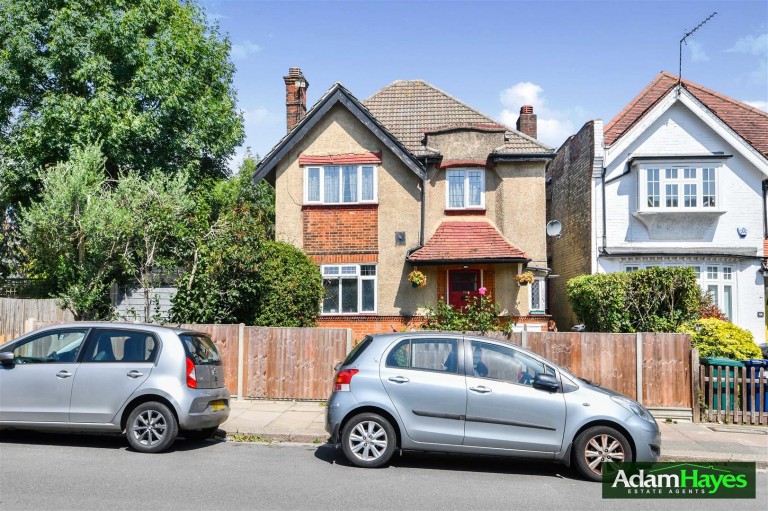 Holdenhurst Avenue, North Finchley, N12