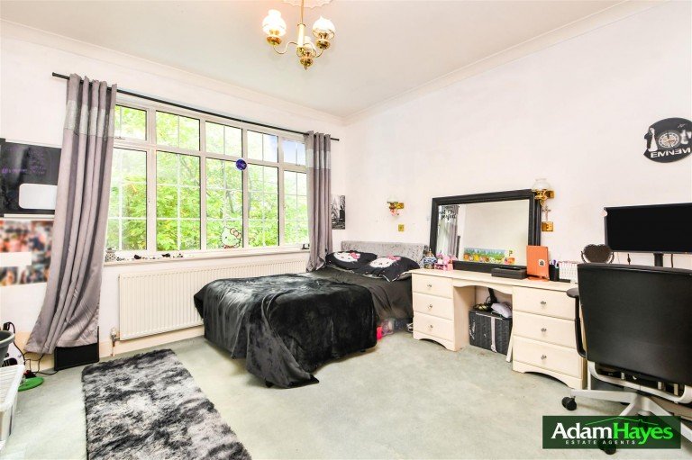 Canons Close, East Finchley, N2