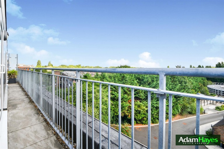 Lankaster Gardens, East Finchley, N2