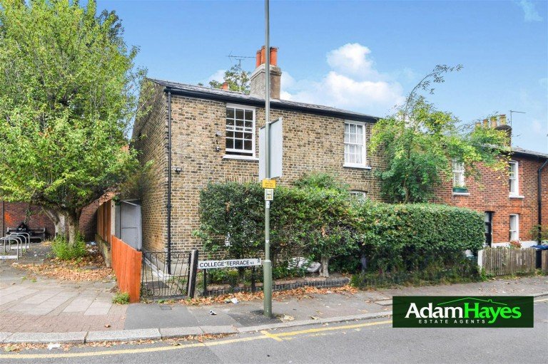 College Terrace, Finchley Central, N3