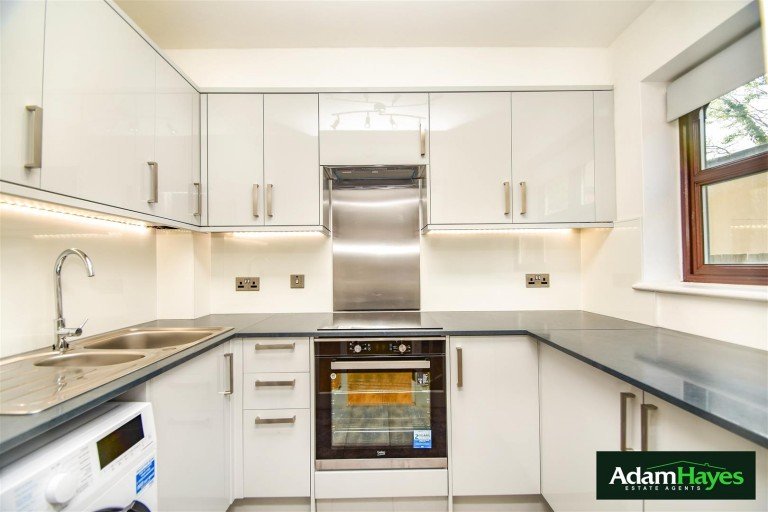 Christchurch Avenue, North Finchley, N12