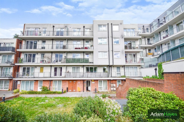 Lankaster Gardens, East Finchley, N2