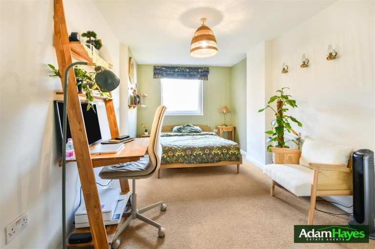 Lankaster Gardens, East Finchley, N2