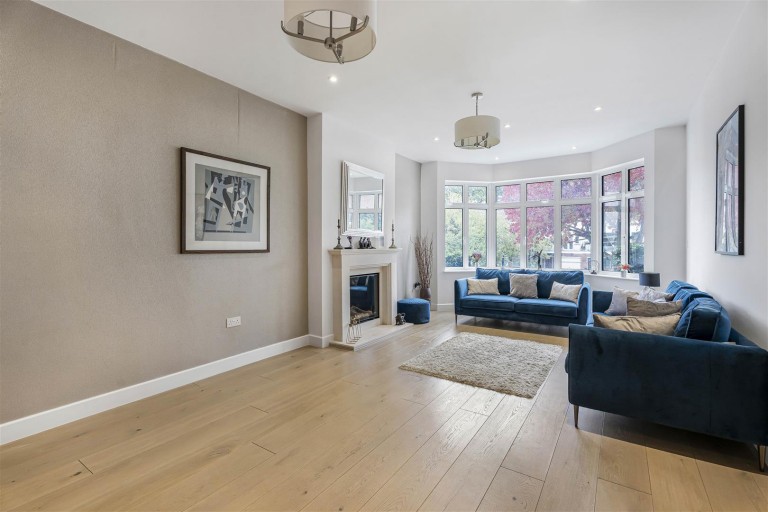 Wickliffe Avenue, Finchley Central, N3