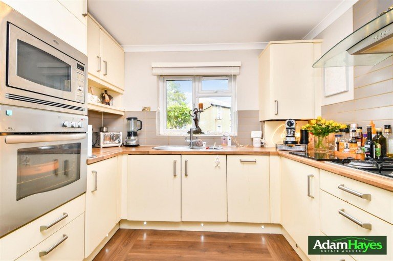 St. Albans Road, High Barnet, EN5