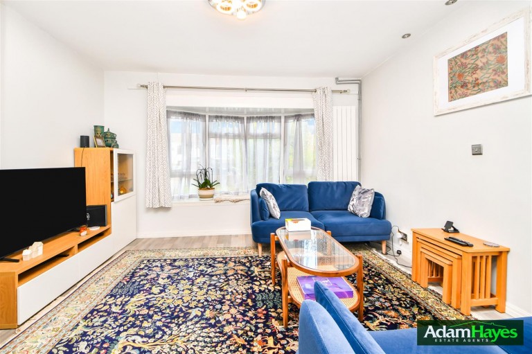 Pine Road, New Southgate N11