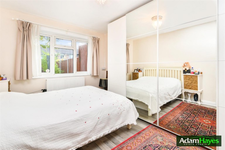 Pine Road, New Southgate N11