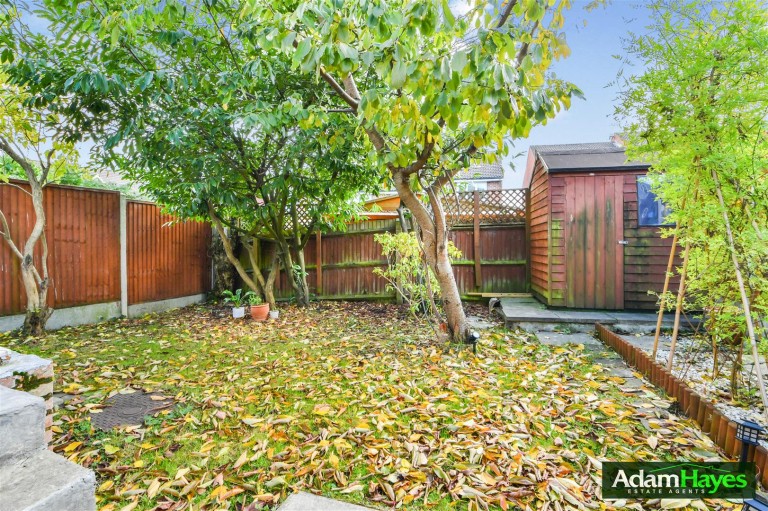 Pine Road, New Southgate N11